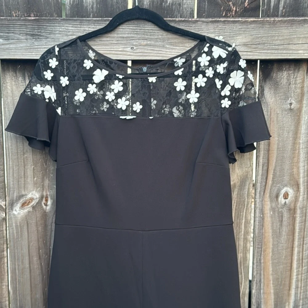 Karl Lagerfeld Paris Black Floral Lace Cropped Jumpsuit, Size 8 - Picture 3 of 8